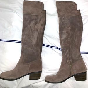 Suede Vince Camuto boots barely worn